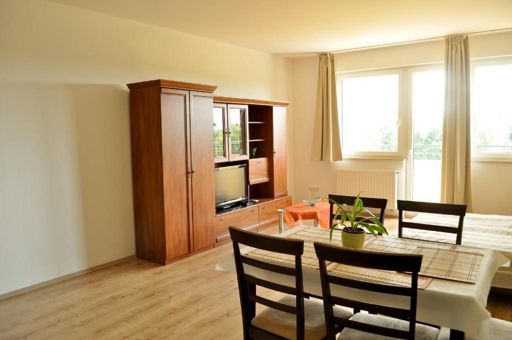 Tisza Palota Apartmanok Szeged Ruang foto
