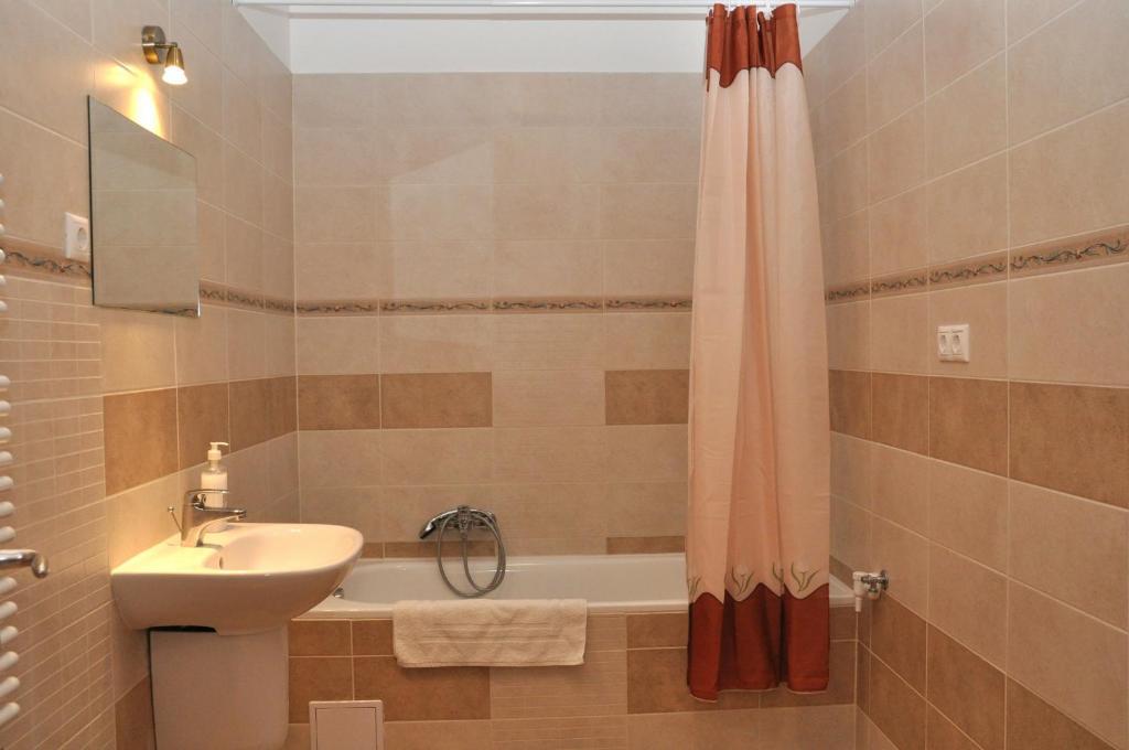 Tisza Palota Apartmanok Szeged Ruang foto