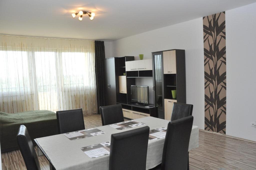 Tisza Palota Apartmanok Szeged Ruang foto