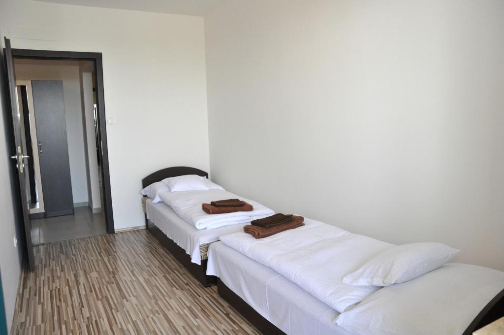Tisza Palota Apartmanok Szeged Ruang foto