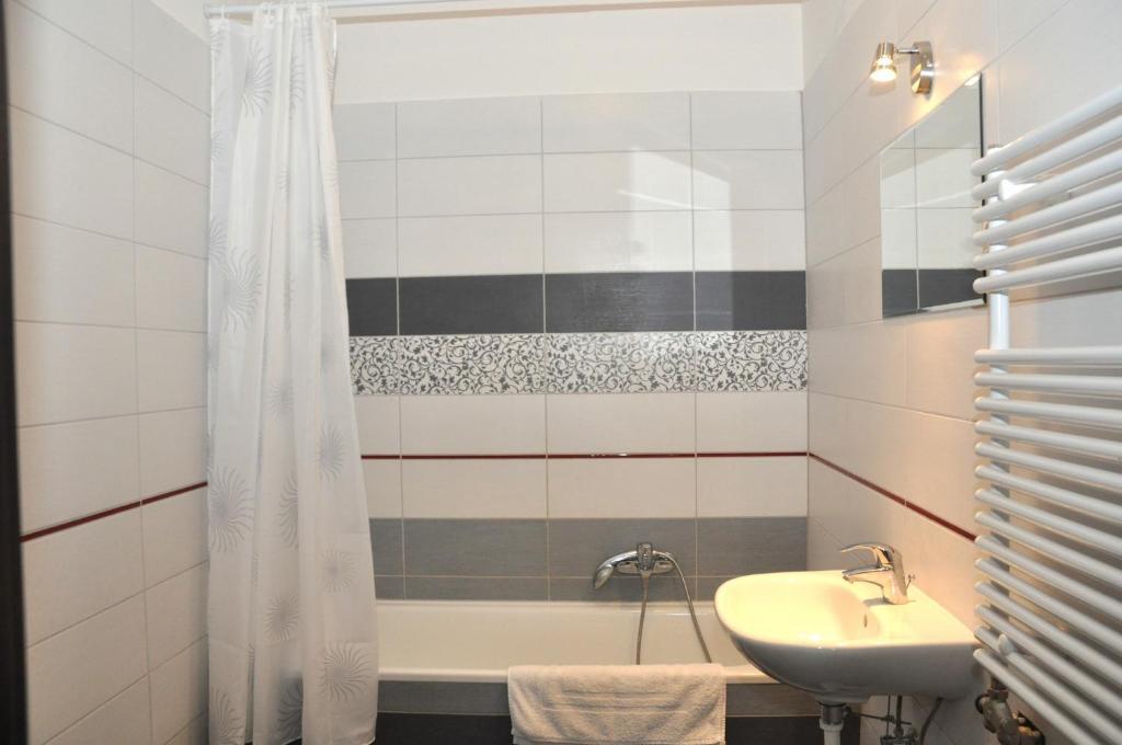 Tisza Palota Apartmanok Szeged Ruang foto