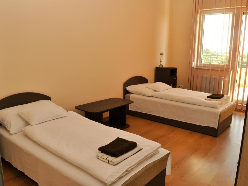Tisza Palota Apartmanok Szeged Ruang foto