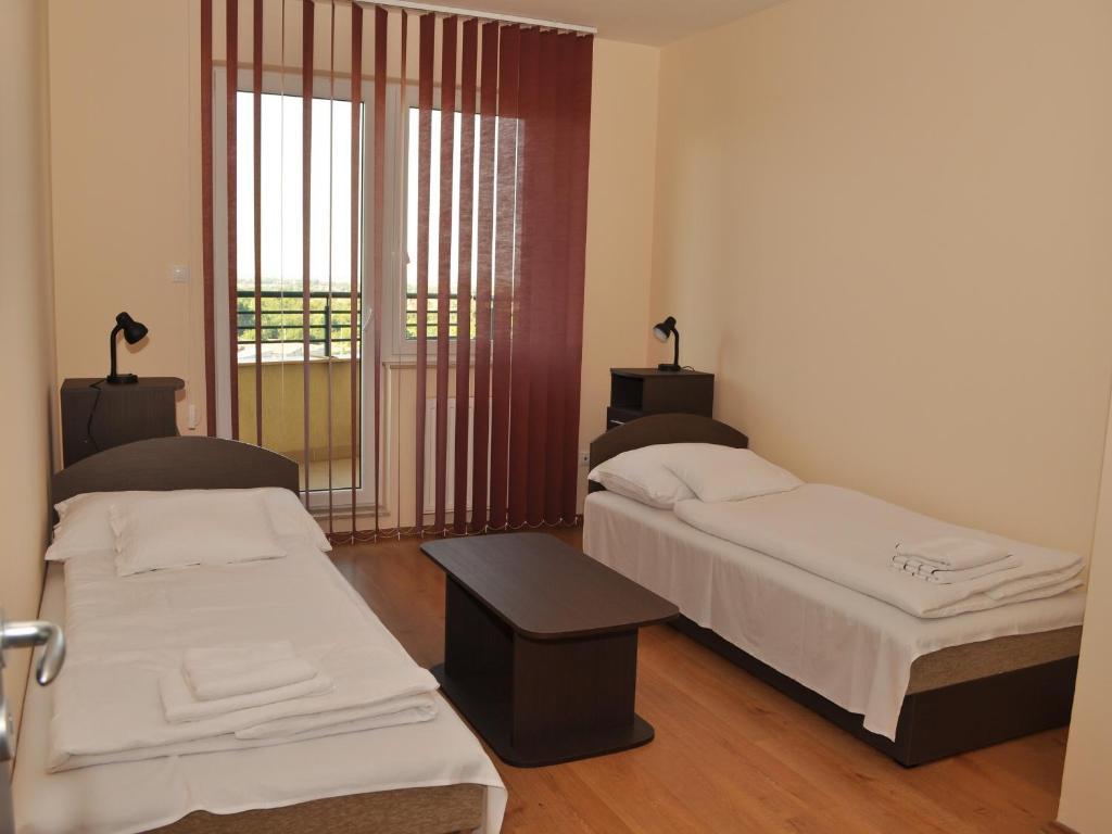 Tisza Palota Apartmanok Szeged Ruang foto