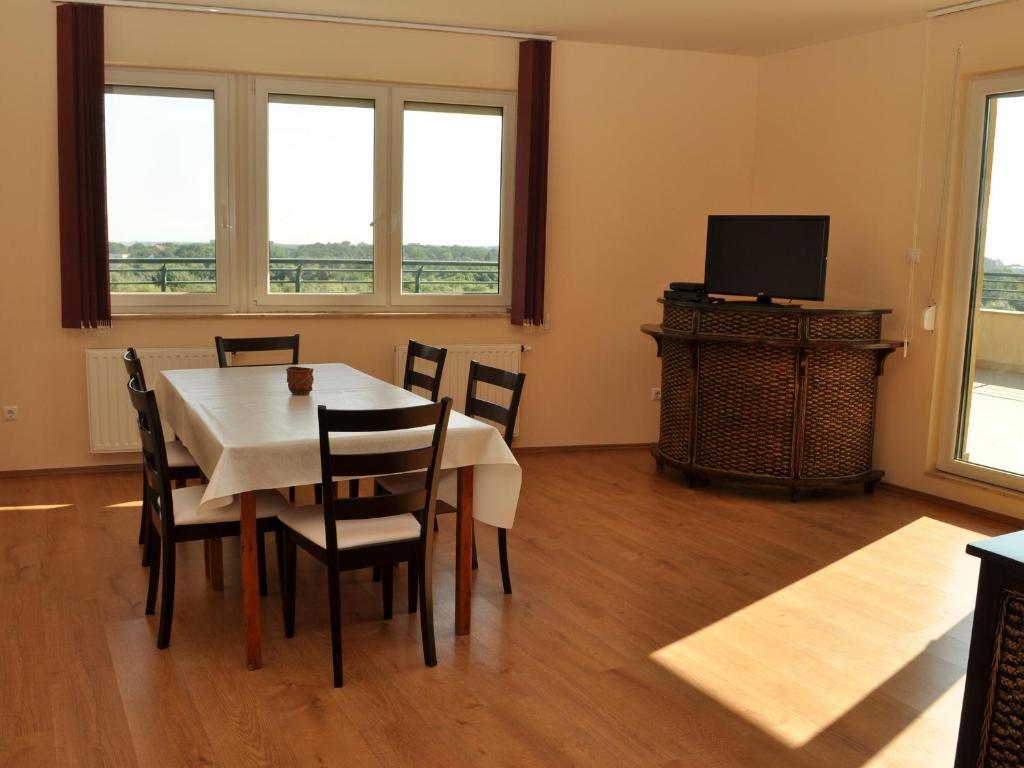 Tisza Palota Apartmanok Szeged Ruang foto